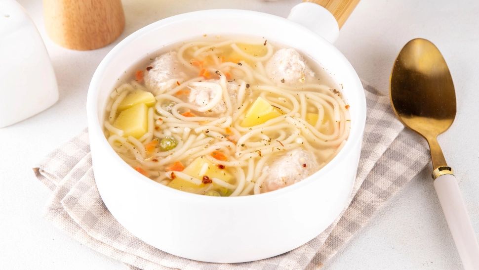 Ciorba de perișoare: rețeta turcească simplă și gustoasă