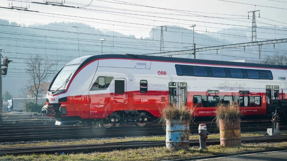 Un român a încercat să fure un tren în Austria și a agresat polițiștii