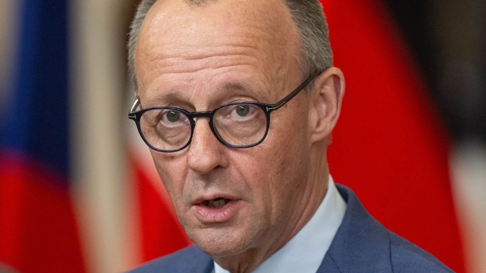 Tentativă de sabotaj asupra avionului privat al cancelarului Germaniei. Trei suspecți au fost arestați