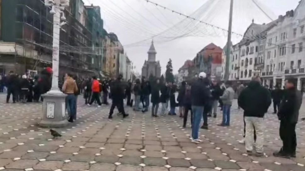 Protest uriaș după ce a fost măcelărit copilul din Timiș. Oamenii cer schimbarea legii | VIDEO
