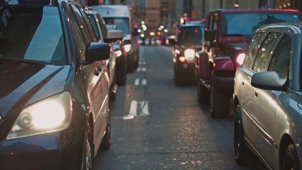 Rovinietă 2026. Lovitură pentru șoferi chiar de la începutul anului: cât a ajuns să coste taxa de drum și ce greșeală banală atrage o amendă usturătoare