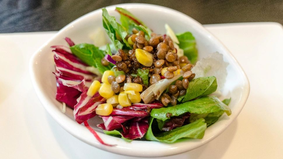 Cea mai  hrănitoare salată. Cu ce poți înlocui alimentele pe bază de carne