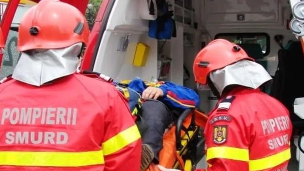 Bărbat resuscitat după un stop cardio-respirator în timp ce verifica rețeaua electrică, pe câmp. Luptă contracronometru pentru viață, în Prahova