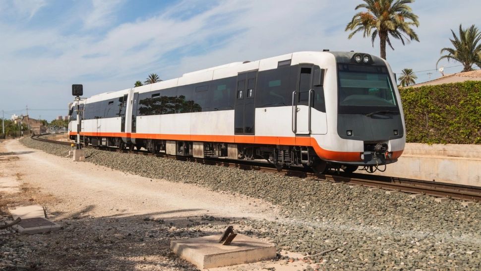 La Oradea n-a ajuns austeritatea lui Bolojan. Primăria dă peste 90 de milioane de euro pe 14 tramvaie-tren