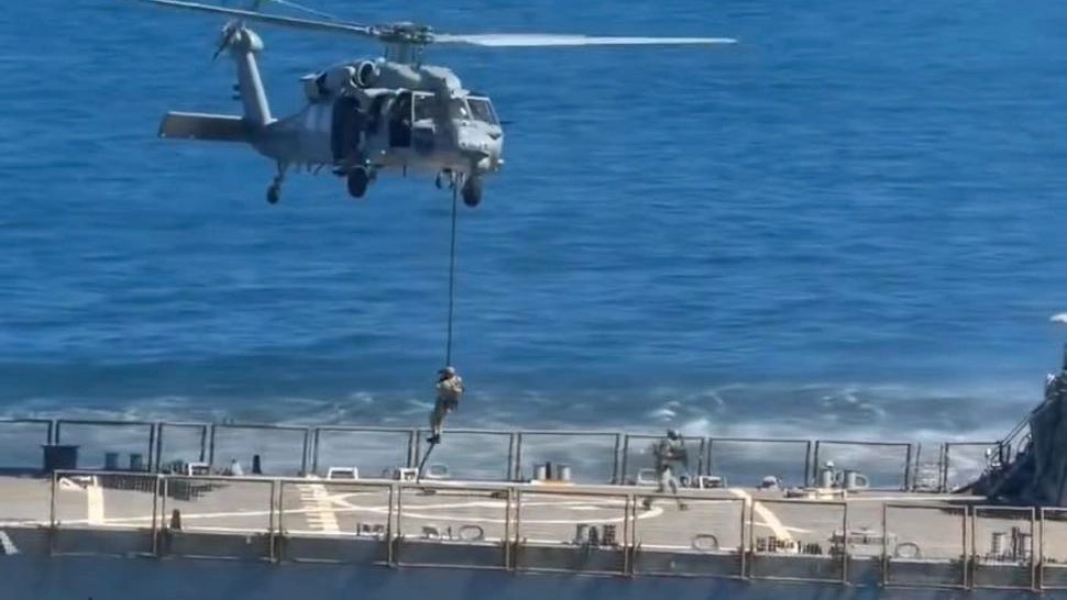 Forțele armate americane au sechestrat în Atlantic un petrolier din "flota fantomă" a Rusiei care a forțat blocada impusă Venezuelei - FOTO/VIDEO