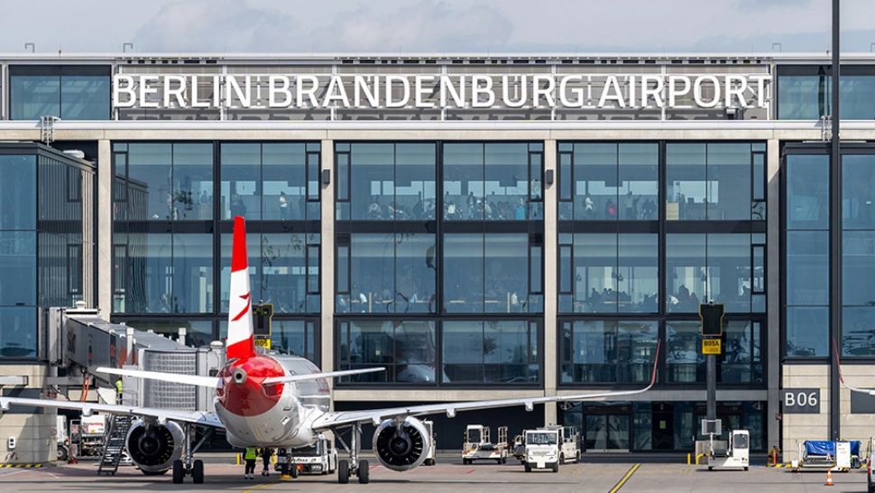 Alertă MAE pentru românii care călătoresc în Germania. Zboruri anulate pe Aeroportul Berlin Brandenburg din cauza condițiilor meteo