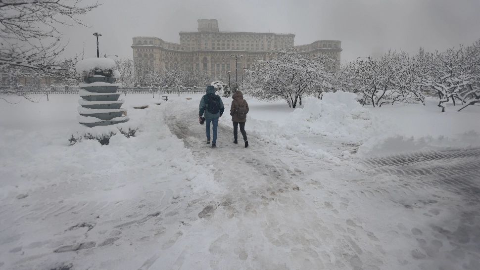 ANM: Frig extrem în Capitală: ninsori, lapoviță și temperaturi sub zero, de joi și până sâmbătă