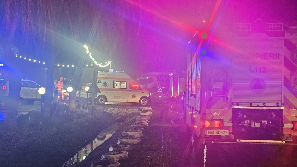 Accident crunt la Moțca. Un autotren și un autoturism, avariate grav după impact - VIDEO
