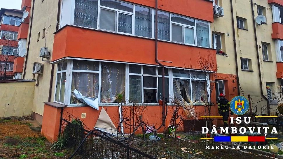 Explozie într-un bloc din Dâmbovița. Zeci de persoane, evacuate - FOTO