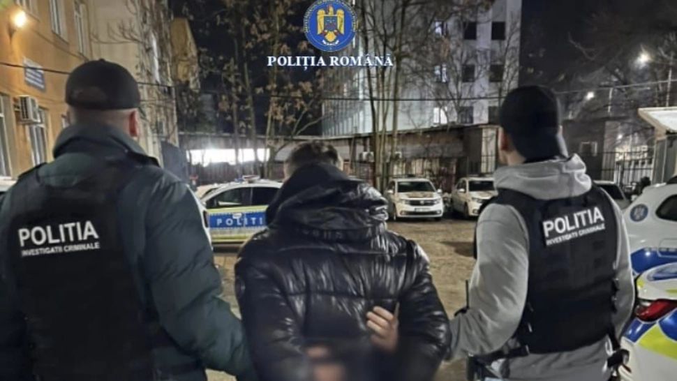 Furt în plină zi la Giurgiu: a spart geamul unei mașini și a fugit cu geanta plină cu bani și carduri. Suspect reținut de polițiști