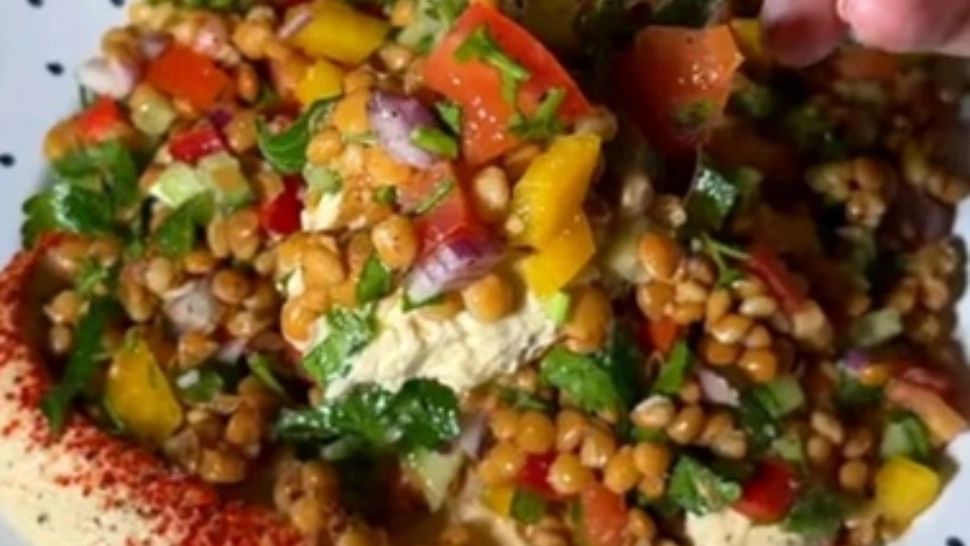 Salată proteică pentru un stil de viață sănătos: echilibrată, gustoasă și consistentă