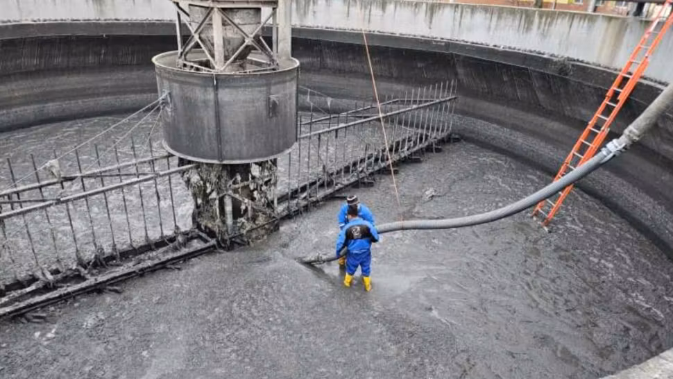 Stația de epurare a apei din Brașov, blocată de un volum neobișnuit de mare de șervețele umede. Apelul Companiei Apă Brașov către cetățeni 