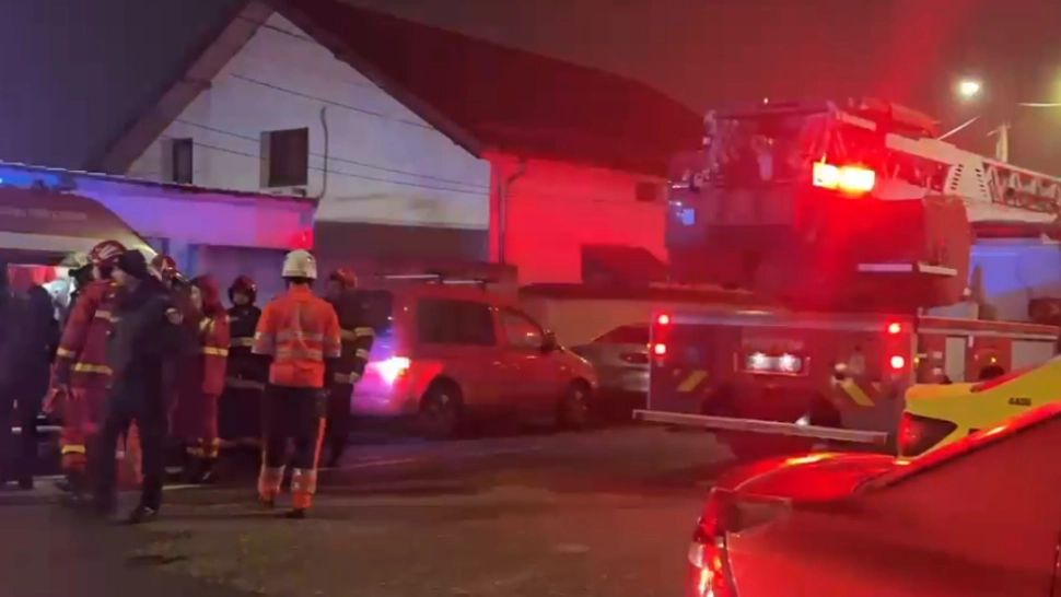 Explozie într-un bloc din Chitila. 40 de persoane evacuate, două victime cu arsuri - FOTO/ VIDEO