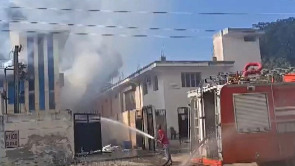 Incendiu devastator într-o fabrică chimică din India: șapte muncitori au ars de vii. Doi sunt blocați în interior - VIDEO