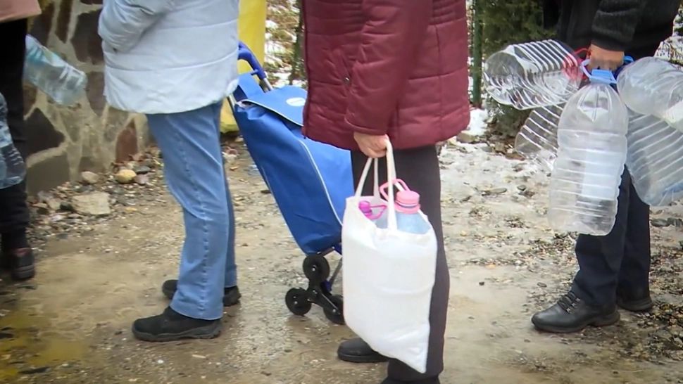 Coșmarul apei potabile continuă în Curtea de Argeș: bacteria Clostridium, depistată din nou