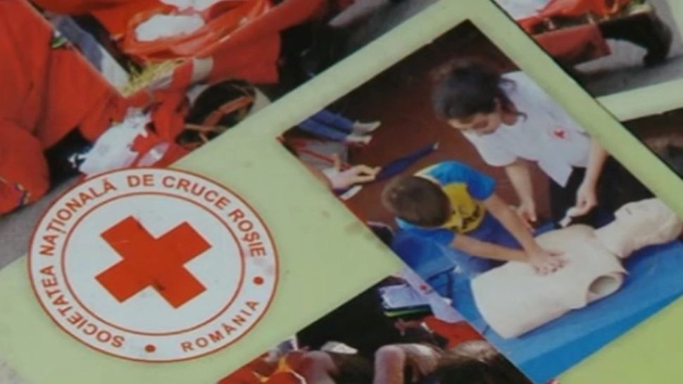 Crucea Roșie Română avertizează asupra unei noi fraude online: escrocii promit câștiguri în schimbul „donațiilor”