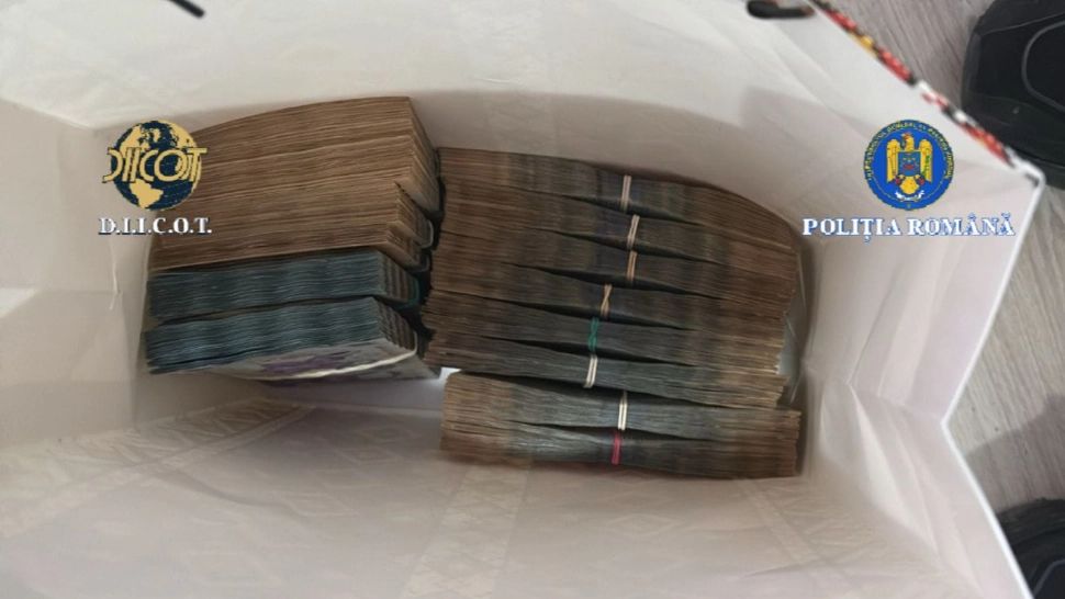  11 persoane, reținute într-un dosar de trafic de persoane, proxenetism și spălare de bani. Alte patru sunt sub control judiciar