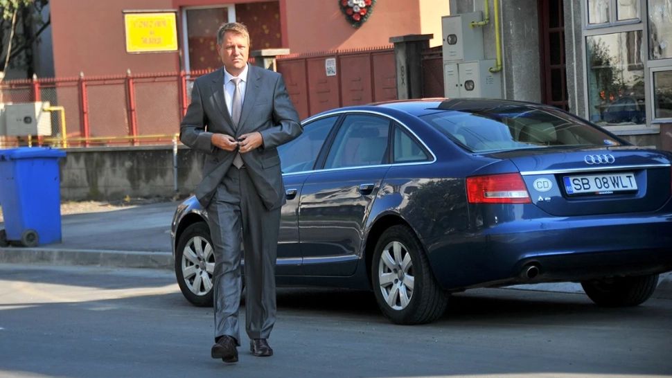 Lux la mâna a doua. Cât a costat mașina fostului președinte Iohannis la licitație. Detaliul care a ridicat prețul