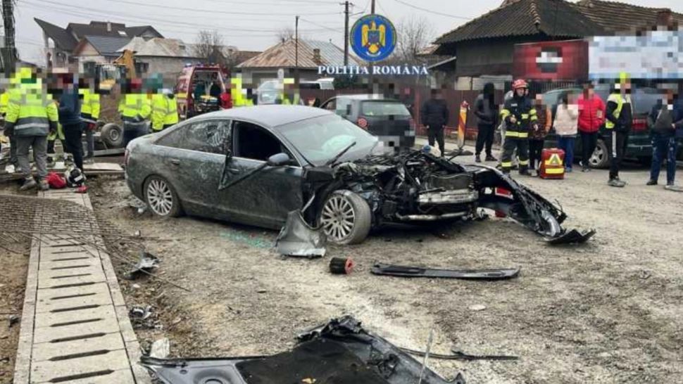 Urmărire ca-n filme în Dâmbovița, după ce un șofer fără permis a fugit de poliție. Individul a lovit un buldoexcavator, o semiremorcă și a rănit un nepalez