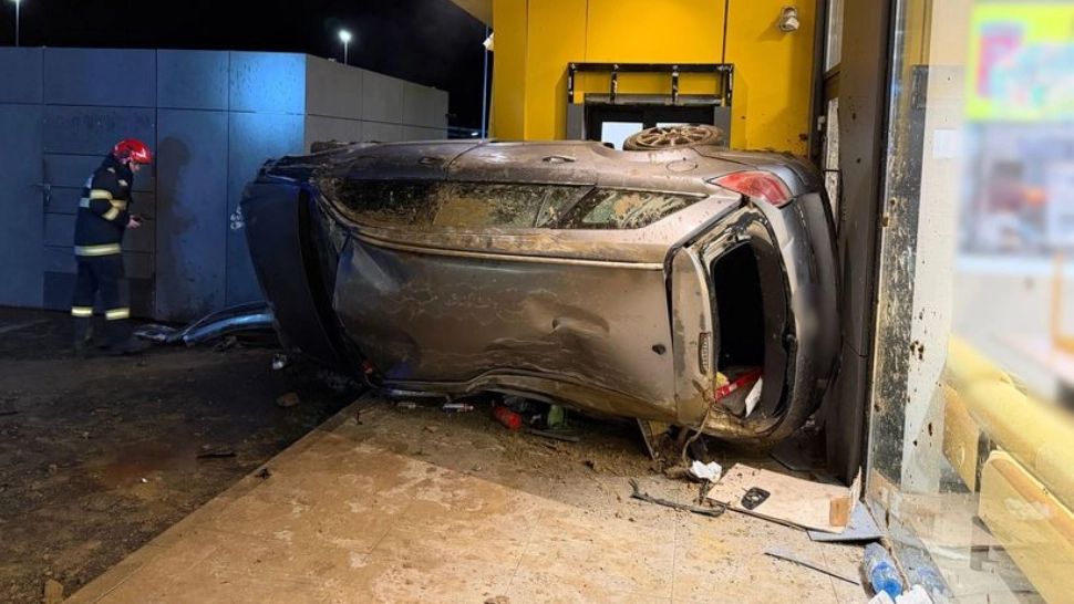 Un bărbat a fost reținut după un accident violent într-o parcare a unui mall din Cluj