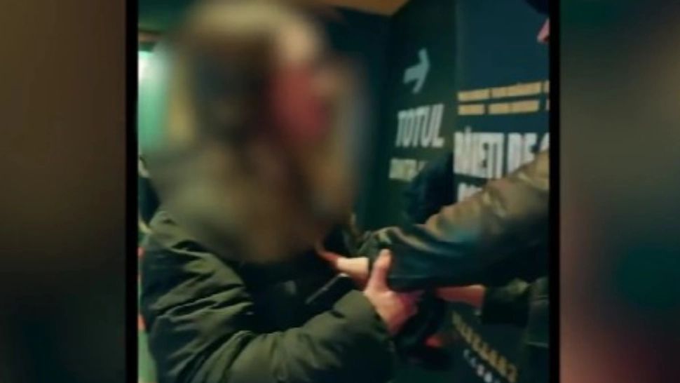 Acuzații grave pentru rezistul care l-a susținut pe Nicușor Dan. Mihai Bendeac este acuzat că a hărțuit o tânără