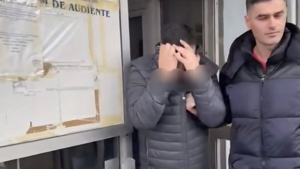 Brancardier din Drobeta Turnu Severin, reținut după ce a primit mită pentru angajarea unui asistent medical