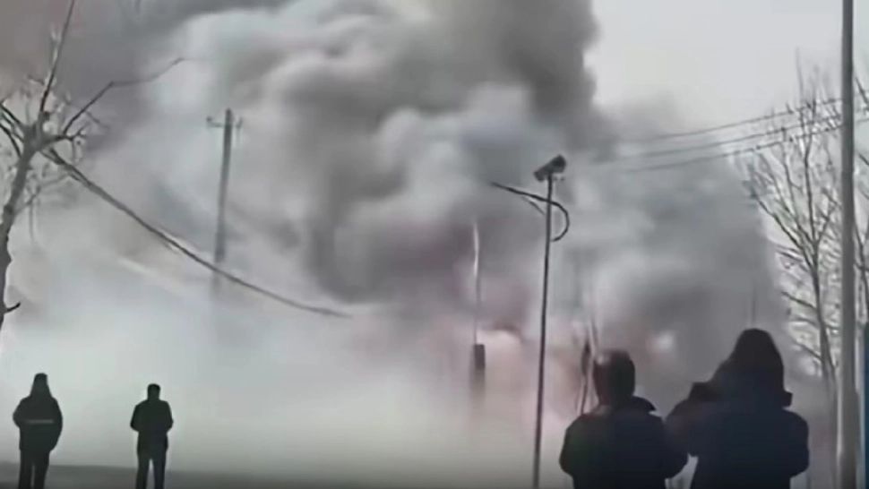 Opt oameni au murit după ce un magazin de artificii a sărit în aer. Imagini de groază în China