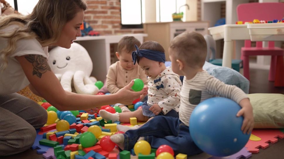 Tichetele de creșă din 2026. Cine are dreptul și cum se obțin