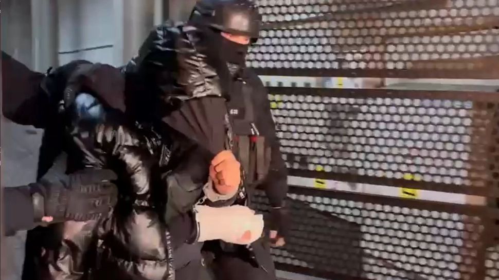 Cine este criminalul românului care a construit un sat românesc în SUA. Tânărul a fost arestat preventiv - VIDEO