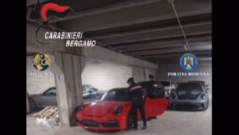 20 de mașini de lux, evaluate la 1,7 milioane de euro, descoperite în Italia într-un dosar de fraudă cu credite și leasing