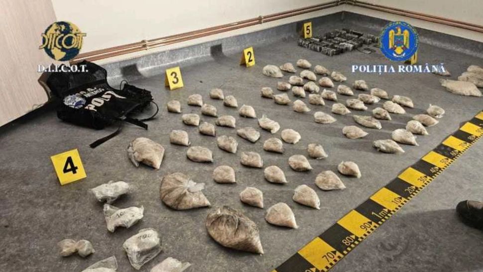Rețea de droguri de mare risc, destructurată în Argeș. Peste 10 kilograme de stupefiante, găsite îngropate