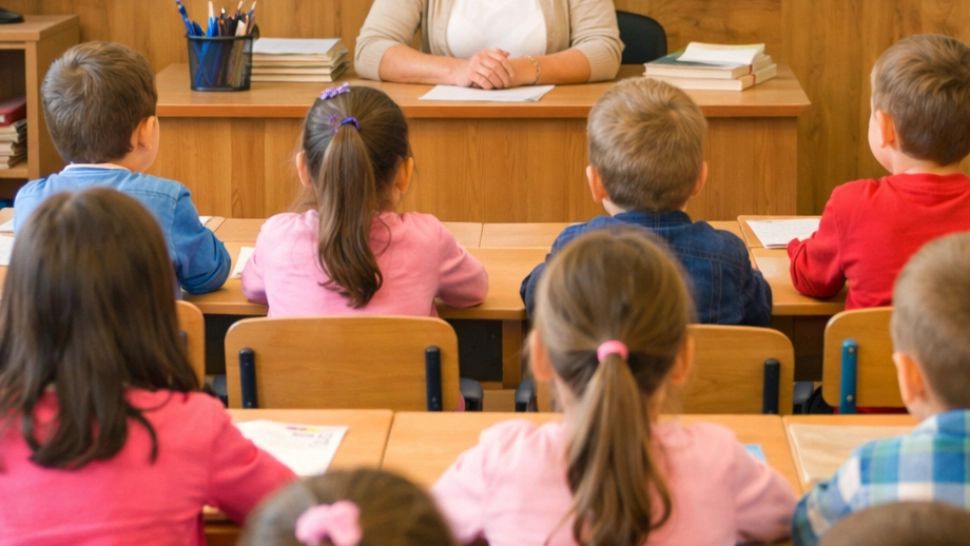 Elevii care intră în vacanță de azi. Școlile își suspendă cursurile pentru o săptămână