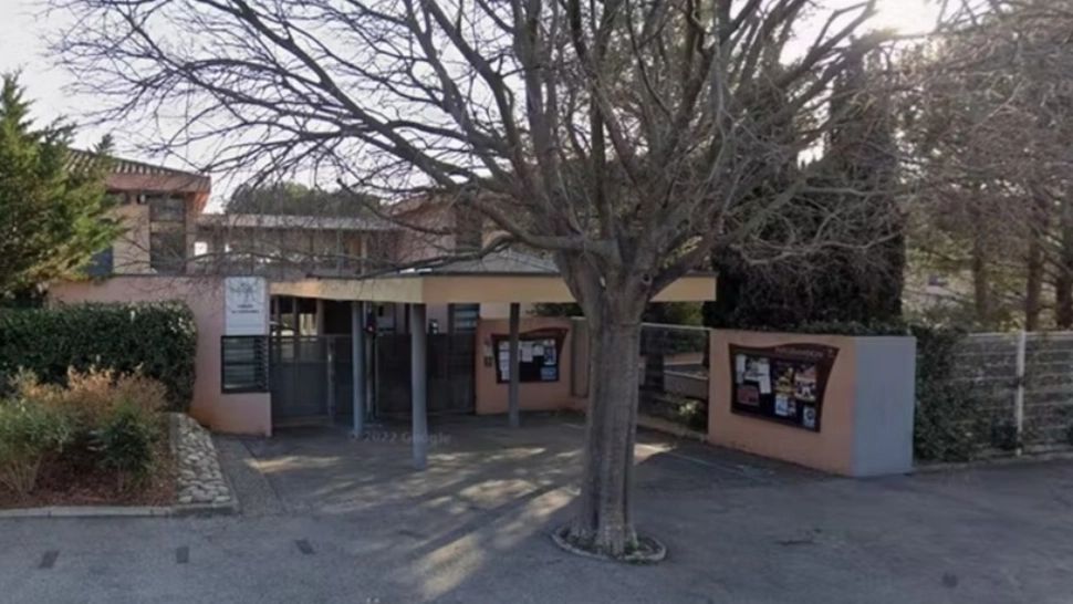 Profesoară grav rănită în Franța, după ce un elev de 14 ani a atacat-o cu cuțitul la colegiu