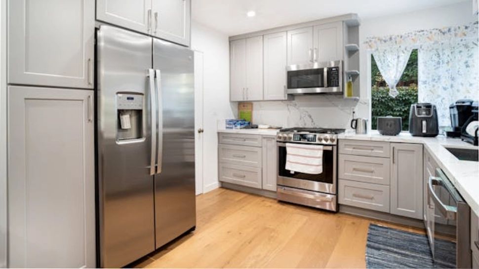 Cum alegi frigiderul potrivit pentru o bucătărie eficientă și bine organizată (P) 