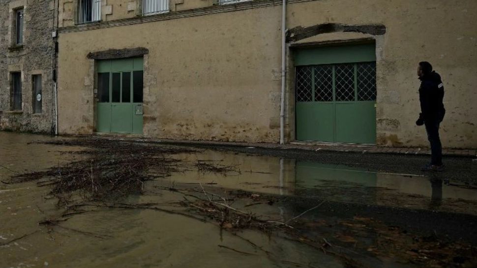 Un șofer de camion a murit în Franța din cauza furtunii Niles. 850.000 de locuințe au rămas fără curent