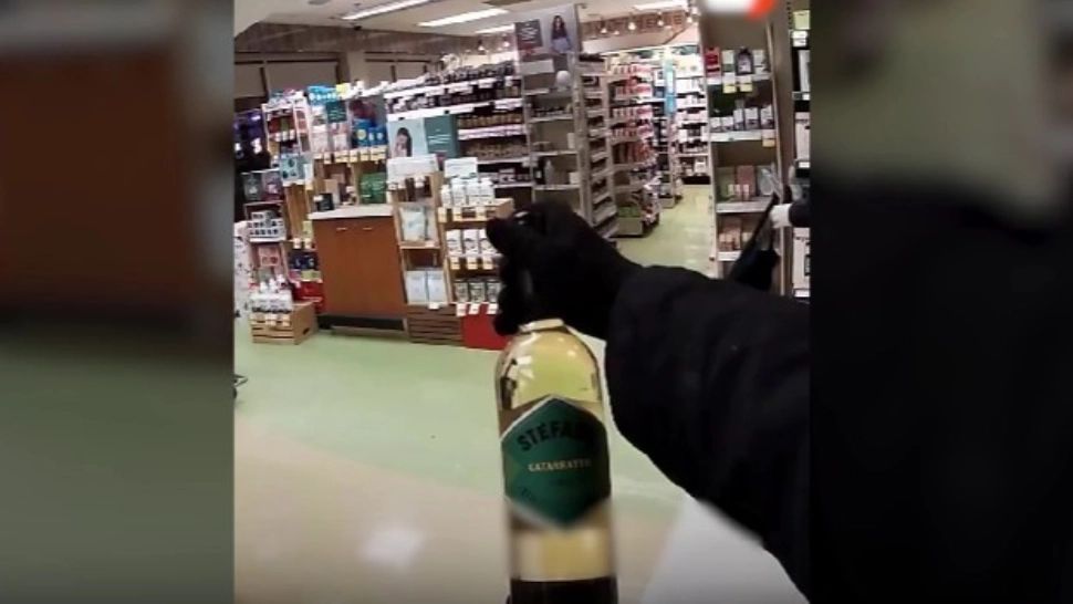 Hoții costumați în Robin Hood au donat mâncarea sărmanilor. Furt în Canada