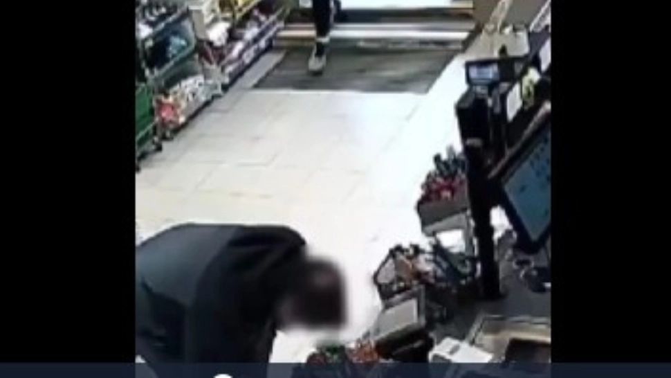 Incident șocant în București: un irlandez de 22 de ani a fost înjunghiat de un prieten în apartament