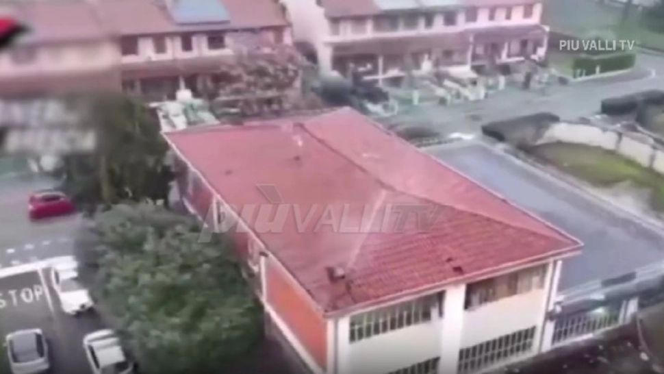 Copii români, exploatați într-o fabrică ilegală din Italia. O româncă de 23 de ani este creierul afacerii odioase