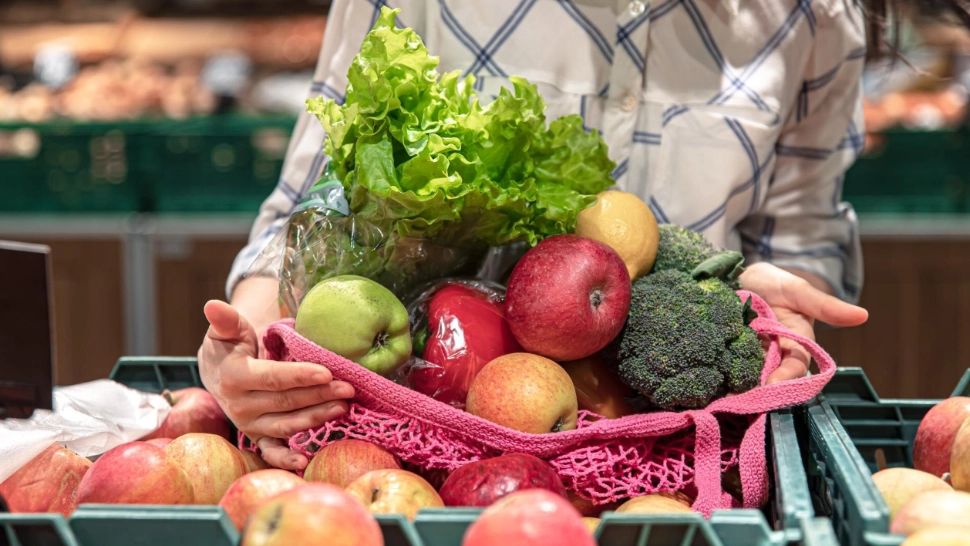 Cele mai bune fructe pentru un sistem digestiv sănătos. Ce recomandă gastroenterologii pentru un tranzit intestinal corect