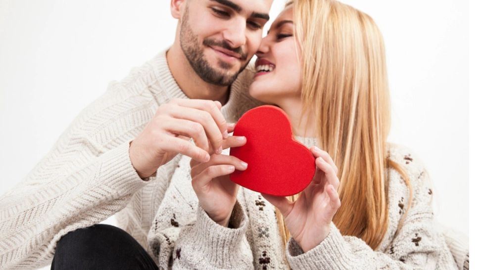 Neurologii confirmă: Creierul îndrăgostitului e „defect”. Cum ne programează natura să nu fugim de relații