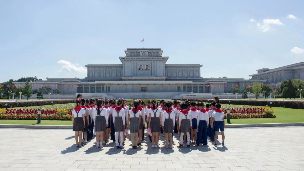 Coreea de Nord a EXECUTAT public elevi care ascultau K‑pop și urmăreau Squid Game – raport Amnesty International