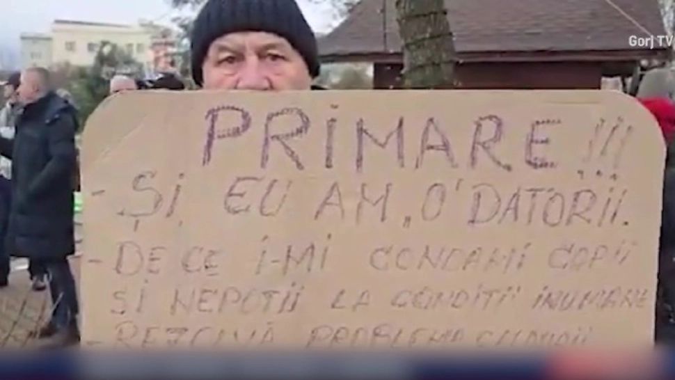 Revoltă la Motru: facturi uriașe, calorifere reci. Acuzații dure la adresa primăriei | VIDEO