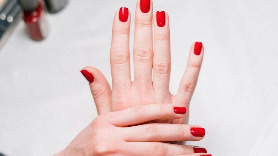 Cum să eviți exfolierea ojei și să-ți menții manichiura intactă cât mai mult timp. Secretul pe care toate femeile trebuie să-l cunoască