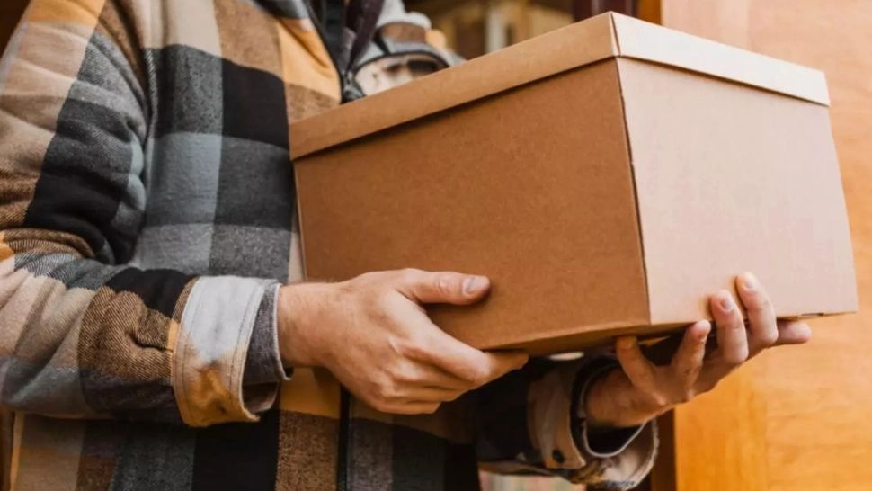 Colet pierdut, furat sau distrus? Ce trebuie să faci ca să nu rămâi fără bani și fără pachet