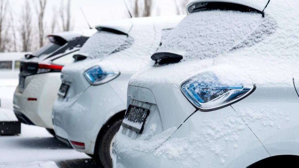 2026: Cine trebuie să curețe locurile de parcare după ninsori? Ce spune legea și cine riscă amendă