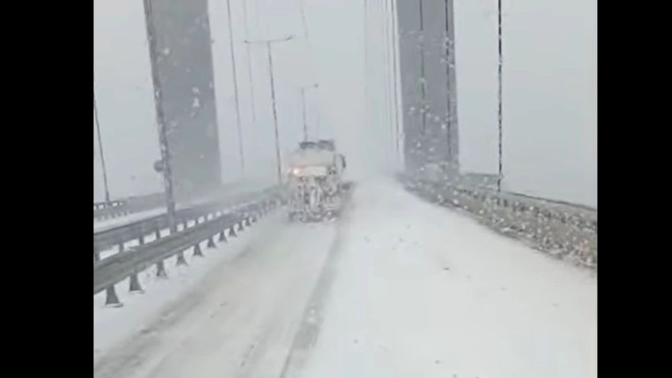 Haos pe Dunăre. Podul de la Brăila este închis circulației, DN 2S și DN 22J blocate 