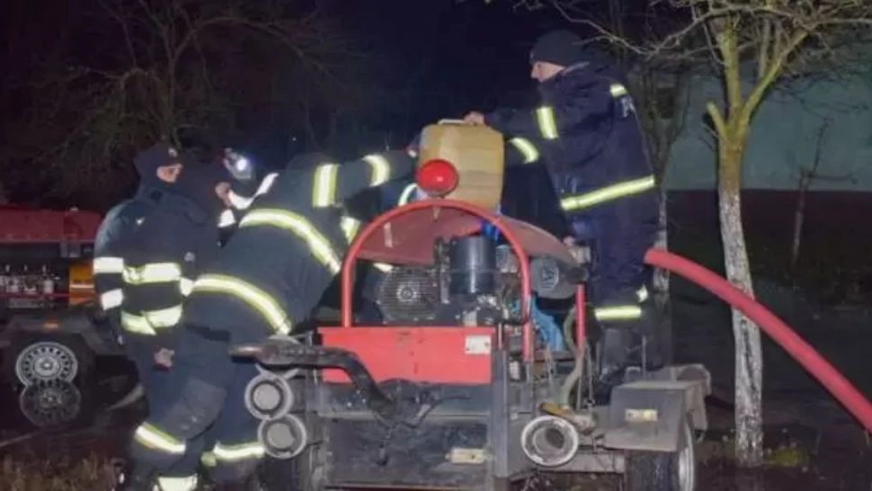 Alertă în județul Argeș. Nivelul unui lac din oraşul Costeşti a crescut, riscând să provoace inundaţii 