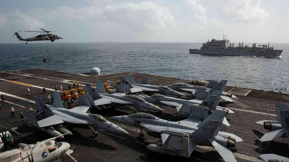 Incident militar între SUA și Iran. Americanii au doborât o dronă iraniană care se îndrepta către portavionul Abraham Lincoln 