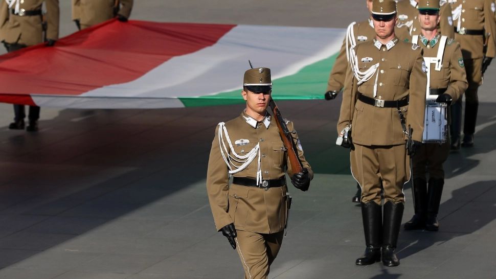 Ungaria construiește o bază militară aproape de granița cu România. 156 de milioane de euro, pompate în noul comandament regional