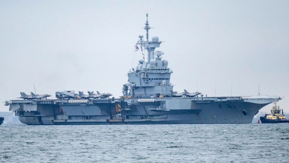 Dronă rusească, prinsă dând târcoale portavionului nuclear Charles de Gaulle în portul Malmo. Cum au reacționat forțele NATO